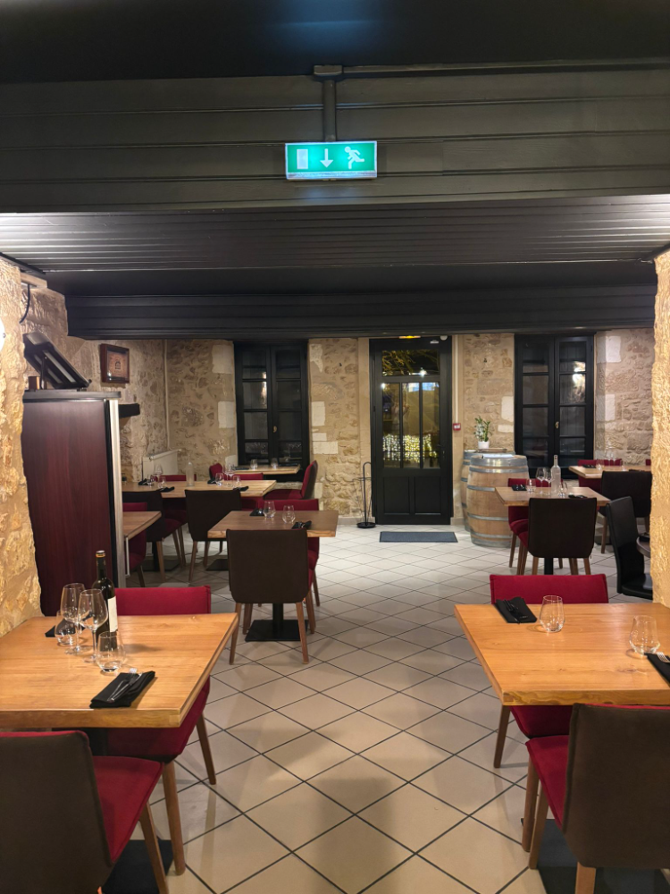 Intérieur la table des copains restaurant saint avit senieur